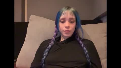 Snapshot of lole6913 chatting on 11-10-25, 06:01 lole online show from 11-10-25, 06:01