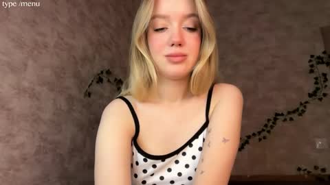 Snapshot of lollipops6666 chatting on 06-07-26, 04:49 Mia online show from 06-07-26, 04:49