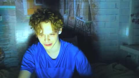 Snapshot of lolnoillimsary chatting on 04-18-26, 09:48 Nelis online show from 04-18-26, 09:48