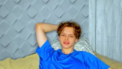 Snapshot of lolnoillimsary chatting on 04-19-26, 07:38 Nelis online show from 04-19-26, 07:38