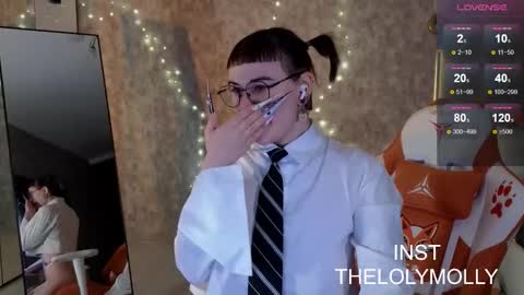 Snapshot of lolymolli chatting on 10-17-25, 10:07 Molli online show from 10-17-25, 10:07