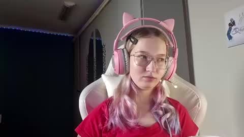 lomamcmeen online show from 06-18-26, 04:46