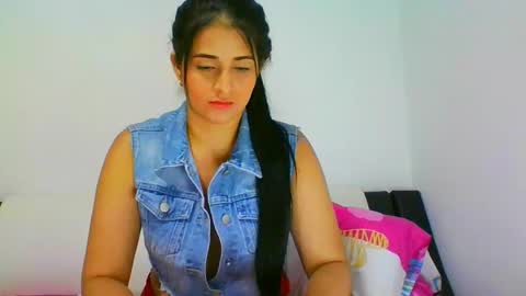 estehfania online show from 01-29-25, 12:01