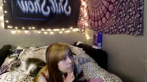 Snapshot of londonray chatting on 06-17-26, 10:00 londonray online show from 06-17-26, 10:00