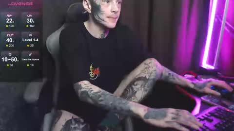 Snapshot of lone1ycrystal chatting on 01-10-25, 08:37 Chris online show from 01-10-25, 08:37