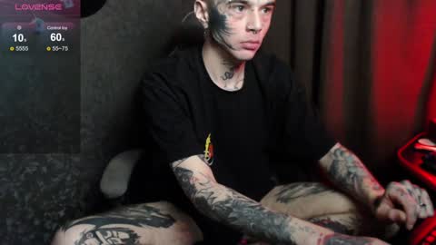 Snapshot of lone1ycrystal chatting on 01-23-25, 12:19 Chris online show from 01-23-25, 12:19