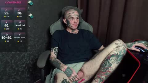 Snapshot of lone1ycrystal chatting on 10-06-25, 03:09 Chris online show from 10-06-25, 03:09