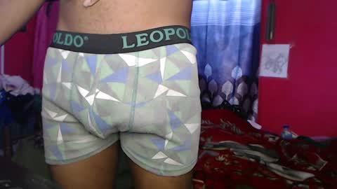 Snapshot of longdickservice01 chatting on 01-28-25, 10:56 professionalbreastsucker online show from 01-28-25, 10:56