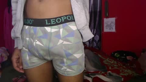 Snapshot of longdickservice01 chatting on 02-04-25, 09:49 professionalbreastsucker online show from 02-04-25, 09:49