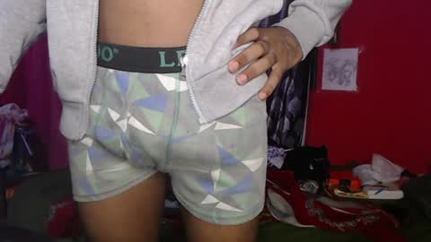 Snapshot of longdickservice01 chatting on 02-06-25, 09:32 professionalbreastsucker online show from 02-06-25, 09:32