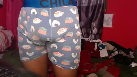 Snapshot of longdickservice01 chatting on 02-19-25, 10:12 professionalbreastsucker online show from 02-19-25, 10:12