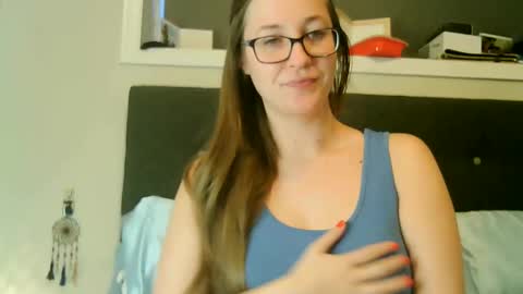 Snapshot of longhairbeautyxoxo chatting on 12-08-24, 09:08 Wima online show from 12-08-24, 09:08