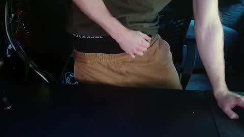 Snapshot of loofy_art chatting on 12-07-24, 01:51 Loofy Art online show from 12-07-24, 01:51