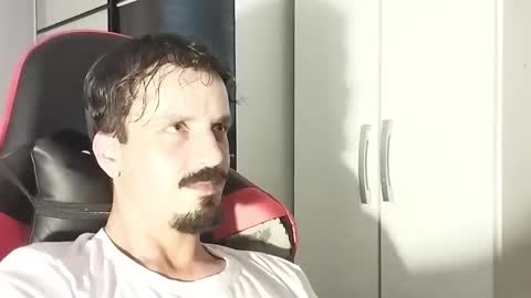 Snapshot of lookaz4010 chatting on 02-21-25, 05:53 Lucas online show from 02-21-25, 05:53