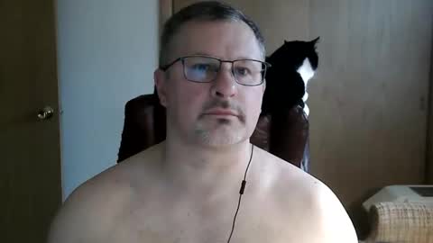 Snapshot of lookin75 chatting on 03-14-26, 01:16 lookin75 online show from 03-14-26, 01:16