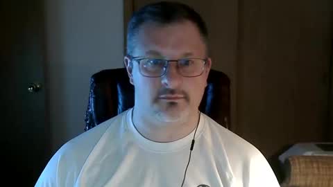 Snapshot of lookin75 chatting on 03-15-26, 01:44 lookin75 online show from 03-15-26, 01:44