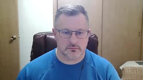 Snapshot of lookin75 chatting on 03-25-26, 03:56 lookin75 online show from 03-25-26, 03:56