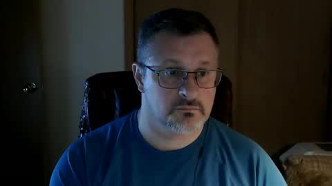 Snapshot of lookin75 chatting on 04-05-26, 03:04 lookin75 online show from 04-05-26, 03:04