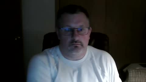 Snapshot of lookin75 chatting on 04-30-26, 03:35 lookin75 online show from 04-30-26, 03:35