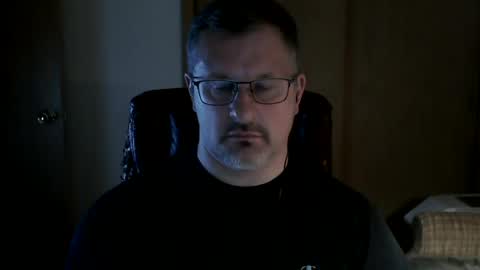 Snapshot of lookin75 chatting on 06-21-26, 03:20 lookin75 online show from 06-21-26, 03:20