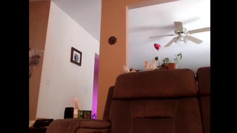 looking469 online show from 10-10-25, 04:39