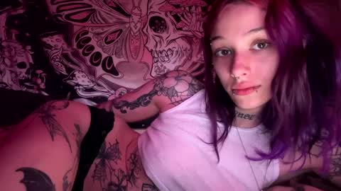 lookingforlona online show from 09-18-25, 03:58