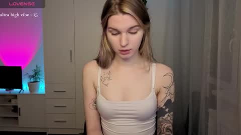 Snapshot of lookluna chatting on 02-04-26, 03:12 Luna online show from 02-04-26, 03:12