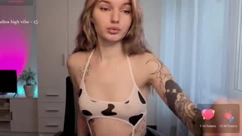 Snapshot of lookluna chatting on 02-11-26, 08:30 Luna online show from 02-11-26, 08:30