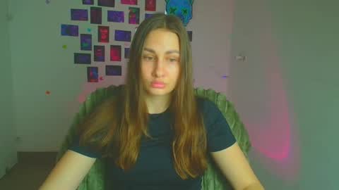 Lora online show from 03-18-26, 06:38