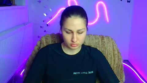 Lora online show from 04-17-26, 06:49