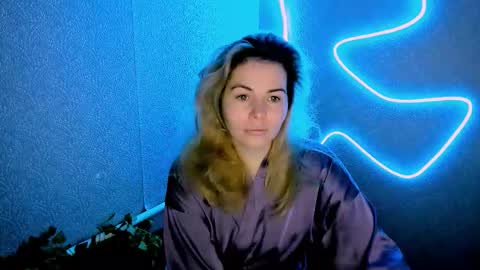 Lora online show from 01-13-26, 03:01