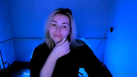 Lora online show from 03-26-26, 03:12