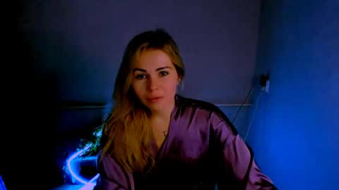 Lora online show from 04-01-26, 03:18