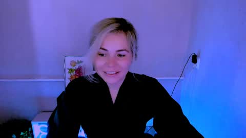 Lora online show from 05-25-26, 02:39
