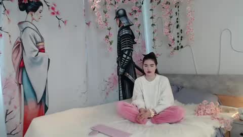 loracutee online show from 05-04-26, 10:44
