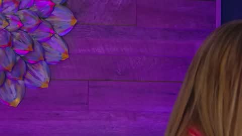 Lora online show from 02-19-26, 08:27