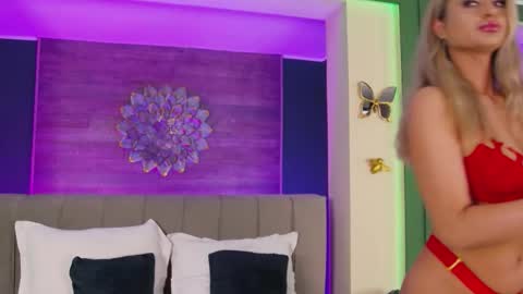 Lora online show from 03-15-26, 07:42