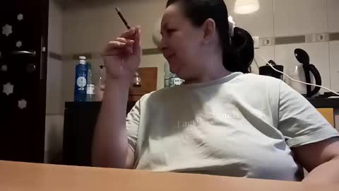 Lora online show from 12-06-24, 11:11