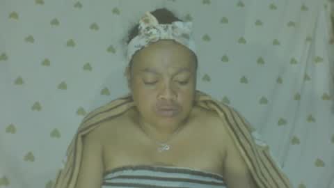 Snapshot of lorahvane chatting on 06-24-26, 06:40 LorahVane online show from 06-24-26, 06:40