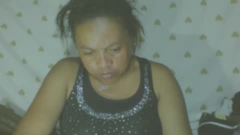 Snapshot of lorahxvane chatting on 04-28-26, 12:21 LorahxVane online show from 04-28-26, 12:21