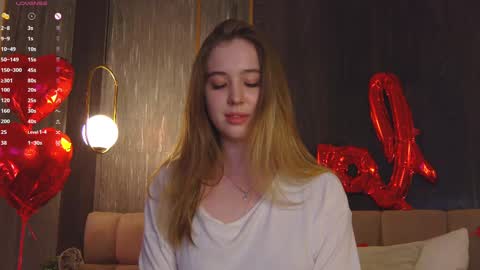 Snapshot of loraineluff chatting on 02-21-25, 06:15 Loraine online show from 02-21-25, 06:15