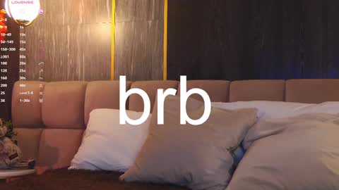 Snapshot of loraineluff chatting on 03-06-25, 05:33 Loraine online show from 03-06-25, 05:33