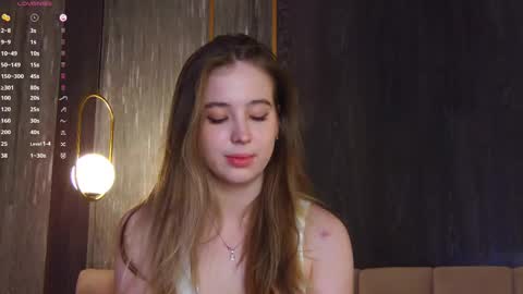 Snapshot of loraineluff chatting on 03-07-25, 08:44 Loraine online show from 03-07-25, 08:44