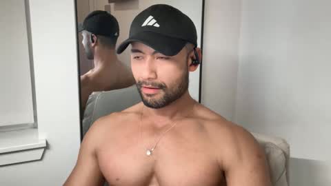 Snapshot of lordcalepecs chatting on 02-10-26, 12:31 Cale online show from 02-10-26, 12:31