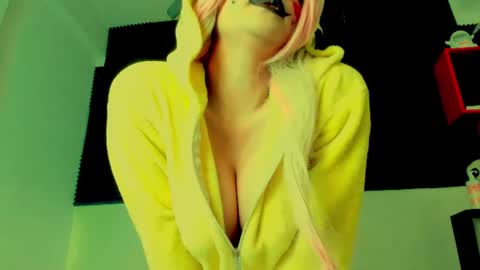 Snapshot of loredepp chatting on 07-12-26, 06:59 Lore Depp online show from 07-12-26, 06:59