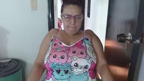 Lorena.. online show from 02-06-25, 06:46