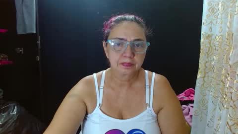 Lorena.. online show from 09-28-25, 01:00