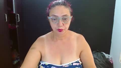 Lorena.. online show from 09-28-25, 05:29