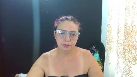 Lorena.. online show from 10-05-25, 05:22