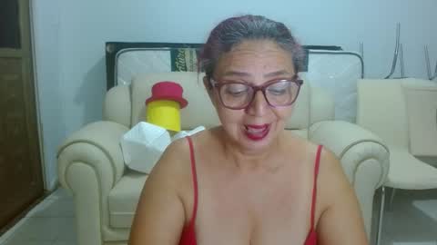 Lorena.. online show from 10-19-25, 01:17
